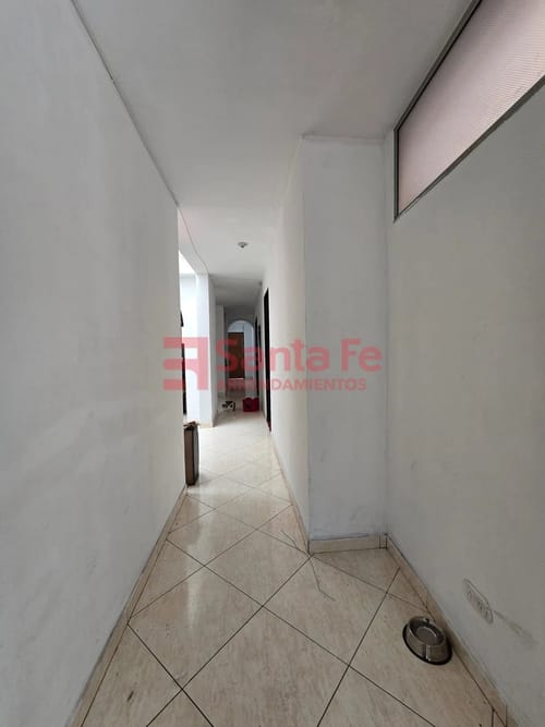 Casa de 10 alcobas en venta en Las Palmas, Medellín, 402 m² · foto 7 de 10