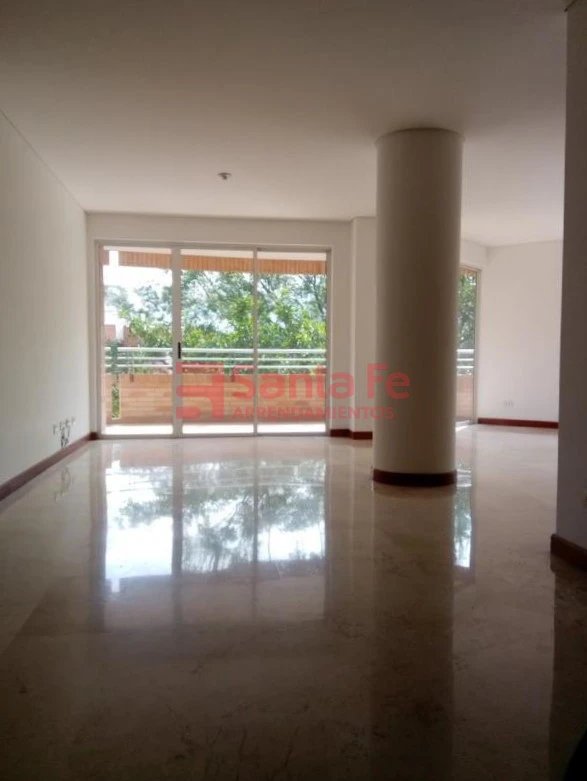 Apartamento en arriendo en Laureles, Medellín · foto 2 de 10