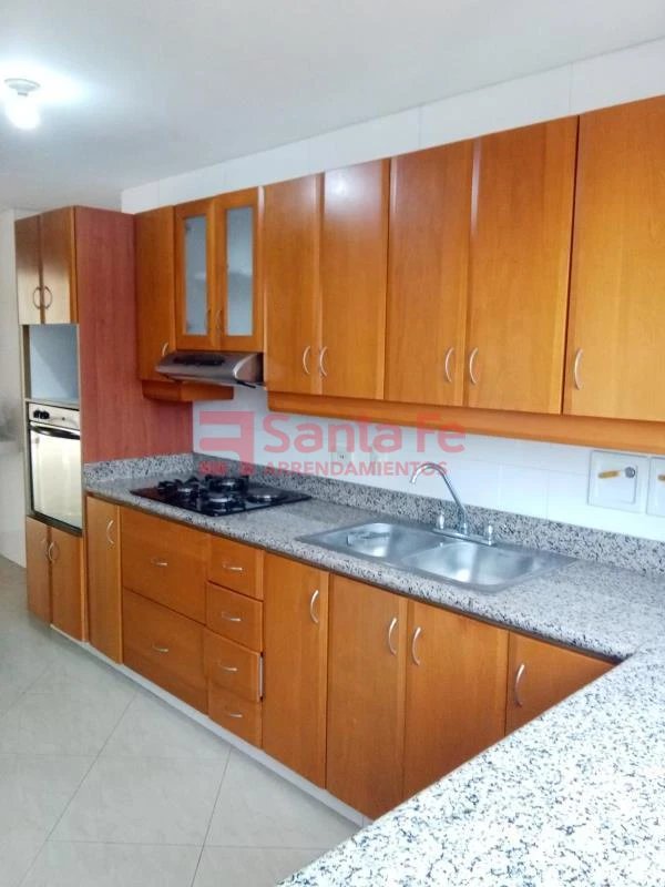 Apartamento en arriendo en Laureles, Medellín · foto 5 de 10