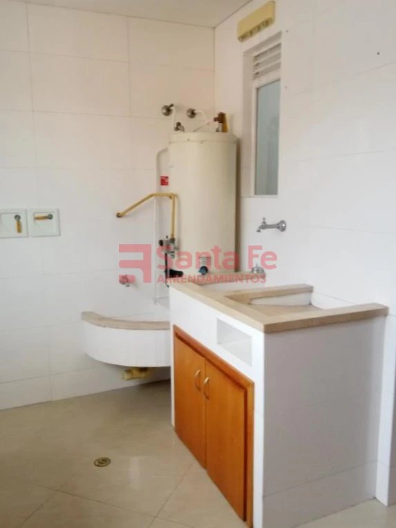 Apartamento en arriendo en Laureles, Medellín · foto 6 de 10