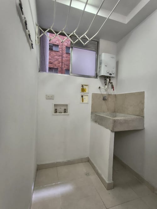 Apartamento de 3 alcobas en arriendo en Simesa, Medellín, 60 m² · foto 5 de 10