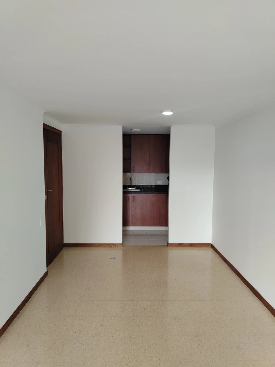 Apartamento en arriendo en Vizcaya, Medellín · foto 3 de 10