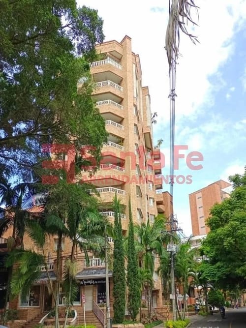 Apartamento de 4 alcobas en venta en Laureles, Medellín, 197 m² · foto 2 de 10