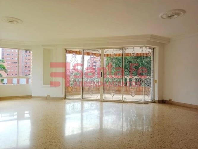 Apartamento de 4 alcobas en venta en Laureles, Medellín, 197 m² · foto 3 de 10