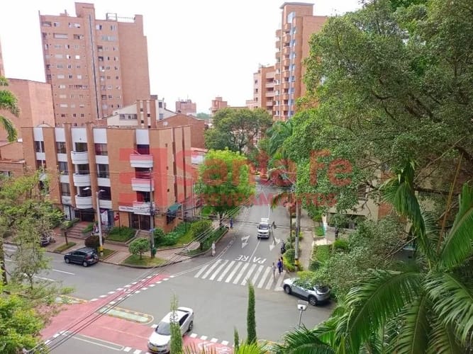 Apartamento de 4 alcobas en venta en Laureles, Medellín, 197 m² · foto 6 de 10