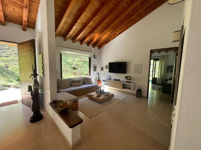 Casa de 4 alcobas en venta en Abreito, Rionegro, 350 m² · foto 1 de 22