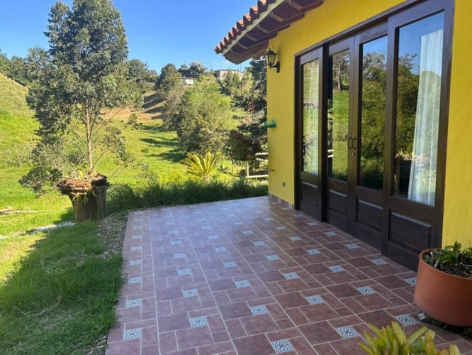 Casa de 4 alcobas en venta en Abreito, Rionegro, 350 m² · foto 2 de 22