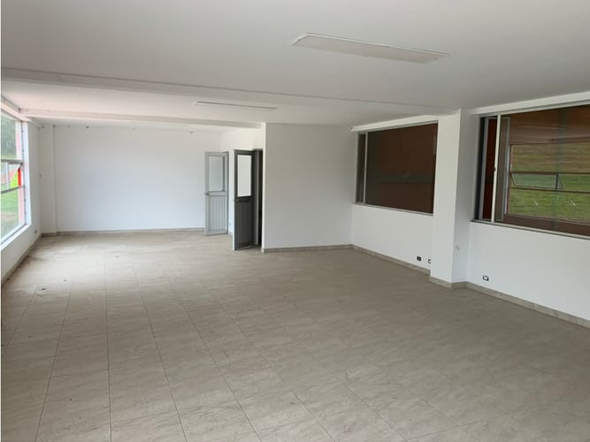 Bodega en arriendo en Vereda Portachuelo, Zipaquirá, 1362 m² · foto 4 de 5