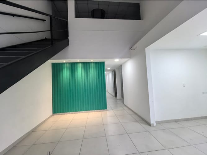 Local en arriendo en Ciudad Capri, Cali, 256 m² · foto 2 de 21