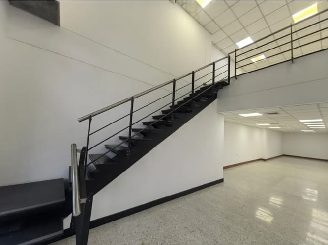 Local en arriendo en Ciudad Capri, Cali, 256 m² · foto 2 de 19