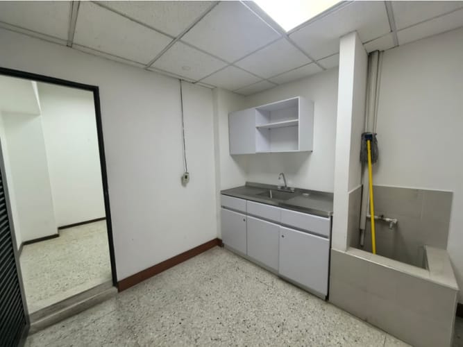 Local en arriendo en Ciudad Capri, Cali, 256 m² · foto 13 de 19