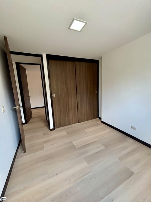 Apartamento de 4 alcobas en venta en Loma De La Doctora, Sabaneta, 95 m² · foto 2 de 8