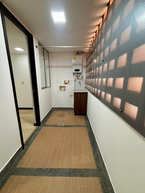 Apartamento de 4 alcobas en venta en Loma De La Doctora, Sabaneta, 95 m² · foto 5 de 8