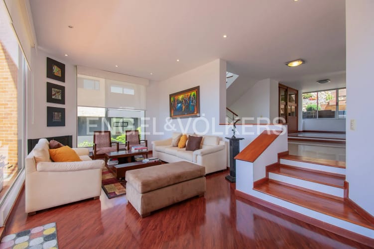 Casa de 4 alcobas en venta en Aposentos, Sopó, 316 m² · foto 4 de 20