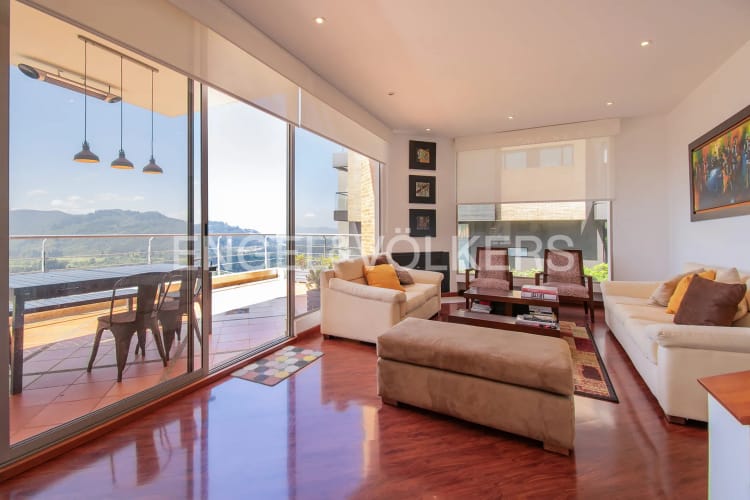 Casa de 4 alcobas en venta en Aposentos, Sopó, 316 m² · foto 2 de 20