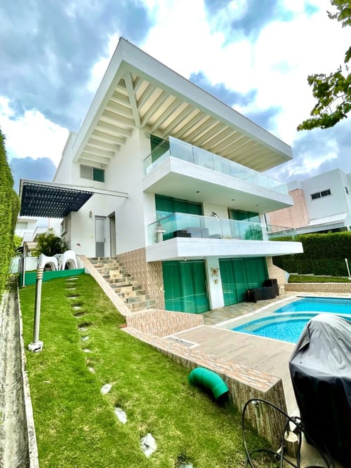 Casa de 4 alcobas en venta en Caminos Del Vergel, Ibagué, 486 m² · foto 3 de 24