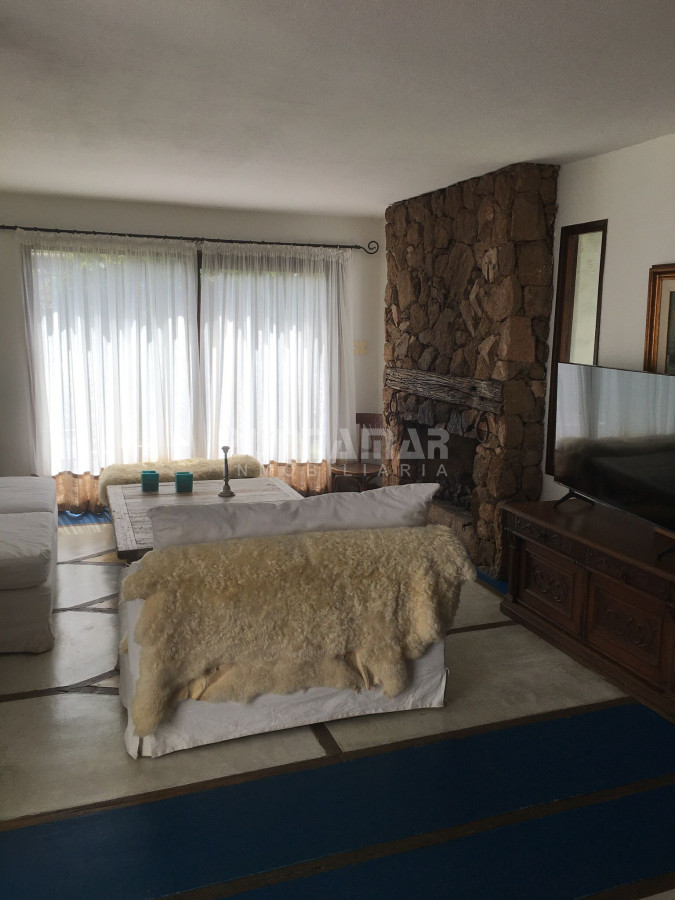 ALQUILER HERMOSA CASA EN EL CORAZON DE LA BARRA · Foto 4