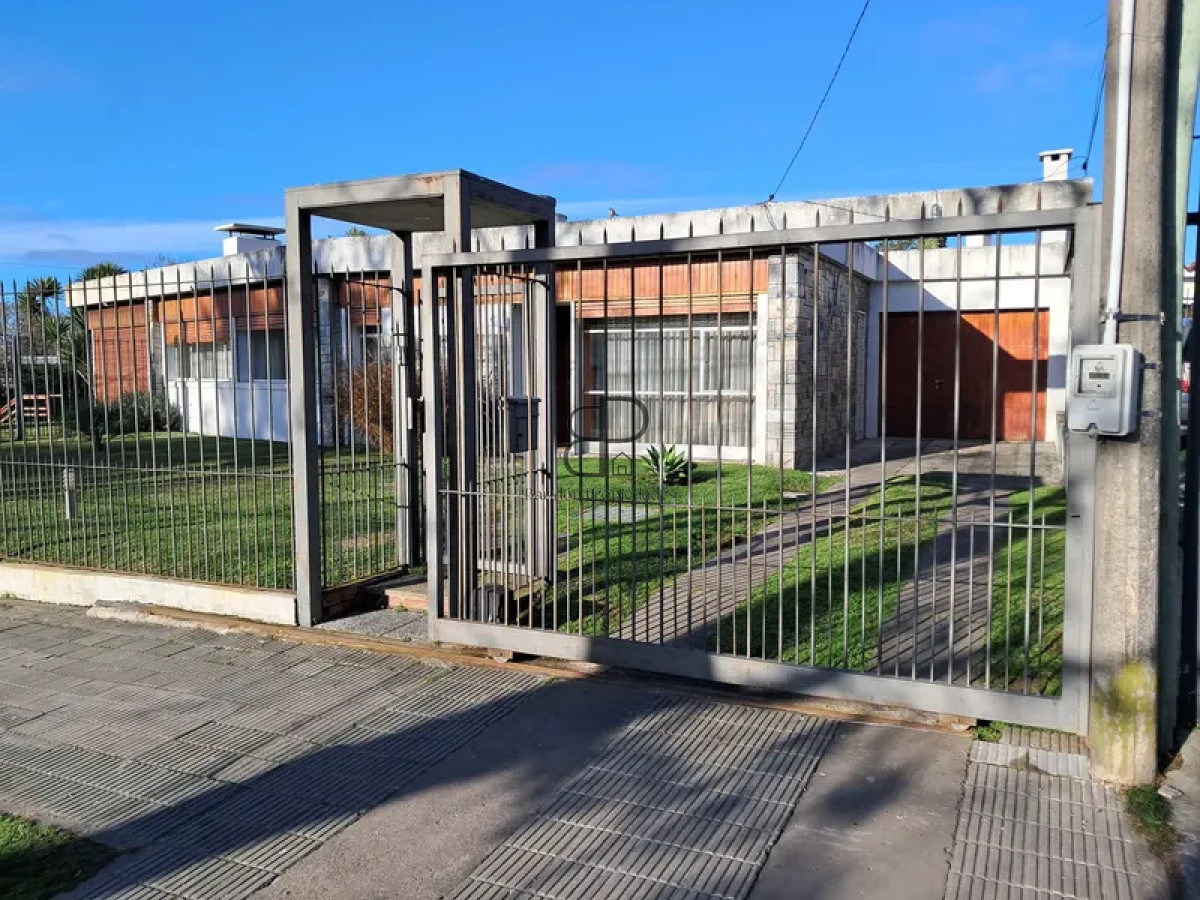 Alquiler Casa Amueblada 2 Dormitorios Punta Gorda cochera · Foto 2