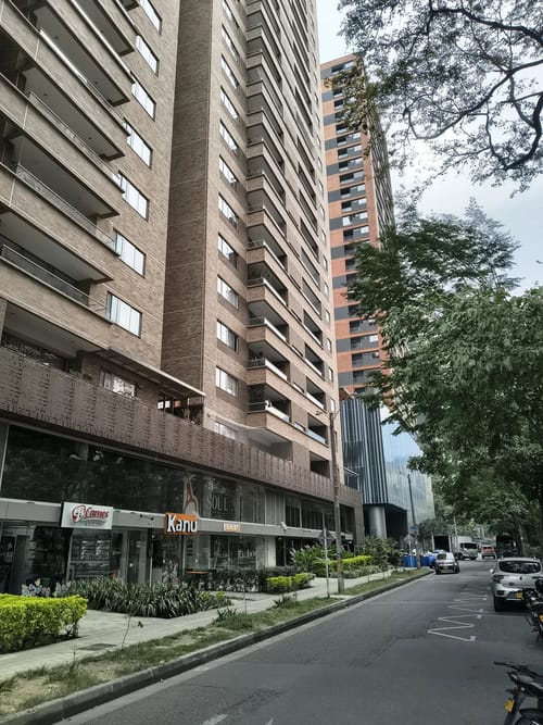 Apartamento de 2 alcobas en arriendo en Simesa, Medellín, 79 m² · foto 2 de 10