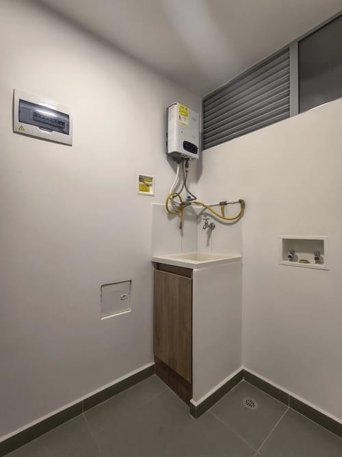 Apartamento de 2 alcobas en arriendo en Simesa, Medellín, 79 m² · foto 7 de 10