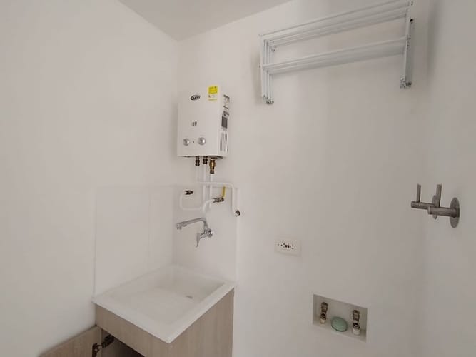 Apartamento de 3 alcobas en arriendo en El Carmelo Ii, Sabaneta, 75 m² · foto 5 de 24