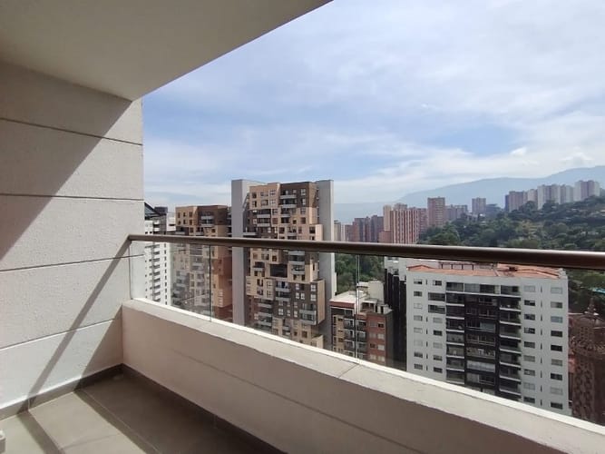 Apartamento de 3 alcobas en arriendo en El Carmelo Ii, Sabaneta, 75 m² · foto 6 de 24