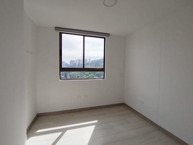 Apartamento de 3 alcobas en arriendo en El Carmelo Ii, Sabaneta, 75 m² · foto 12 de 24