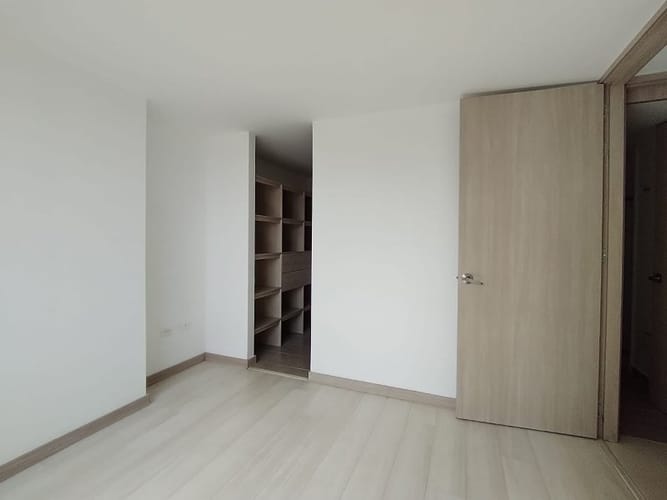 Apartamento de 3 alcobas en arriendo en El Carmelo Ii, Sabaneta, 75 m² · foto 19 de 24