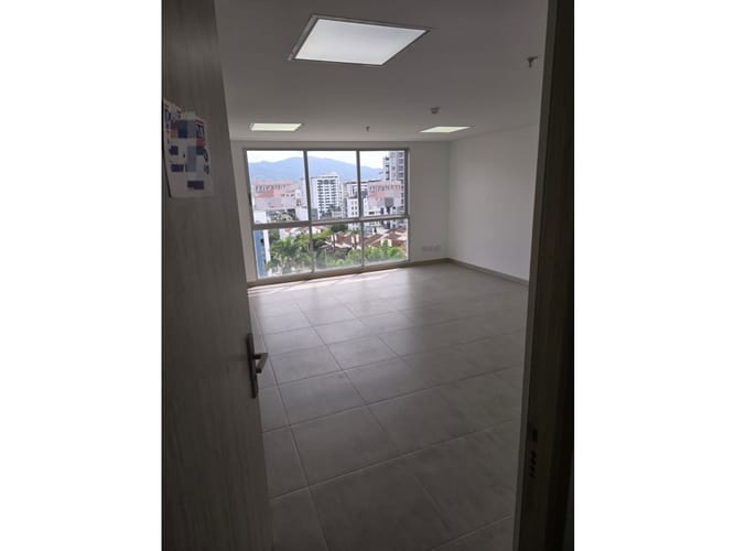 Oficina en venta en Alamos, Pereira, 32 m² · foto 3 de 24