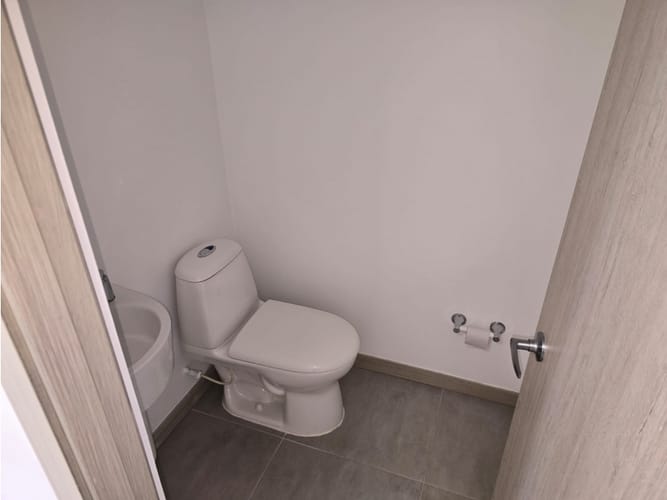 Oficina en venta en Alamos, Pereira, 32 m² · foto 8 de 24