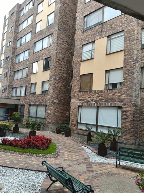 Apartamento de 3 alcobas en venta en Cedritos, Bogotá, 83 m² · foto 4 de 14