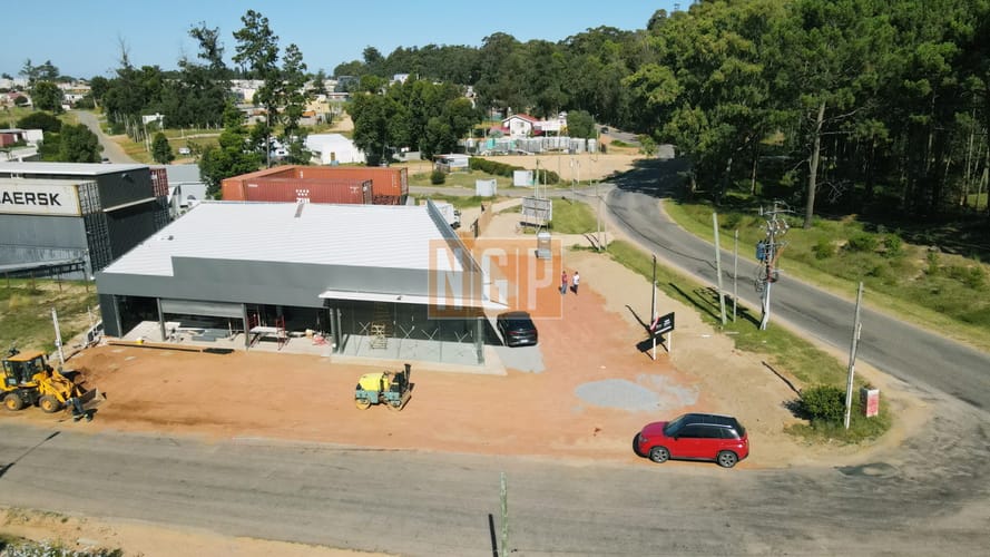 A estrenar local en Av en Maldonado con 660 m2 de uso exclusivo · Foto 1