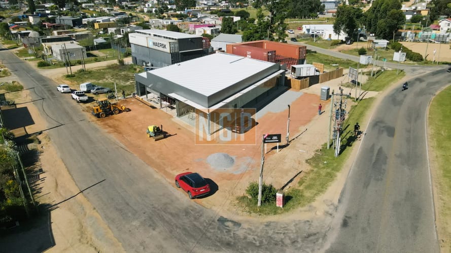 A estrenar local en Av en Maldonado con 660 m2 de uso exclusivo · Foto 2