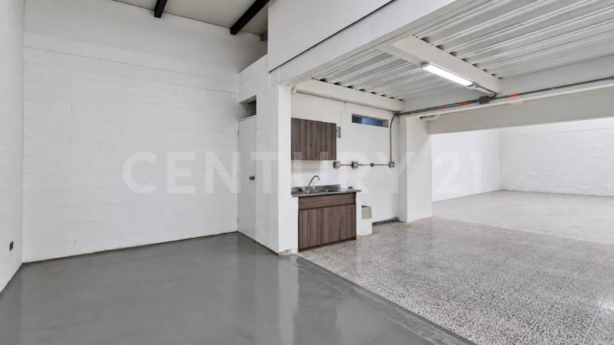 Local en arriendo en El Poblado, Medellín, 500 m² · foto 4 de 17