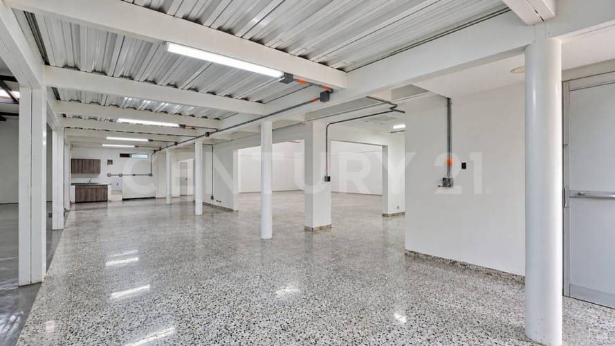 Local en arriendo en El Poblado, Medellín, 500 m² · foto 7 de 17