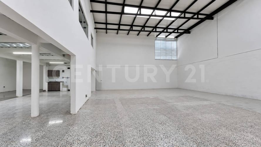 Local en arriendo en El Poblado, Medellín, 500 m² · foto 8 de 17