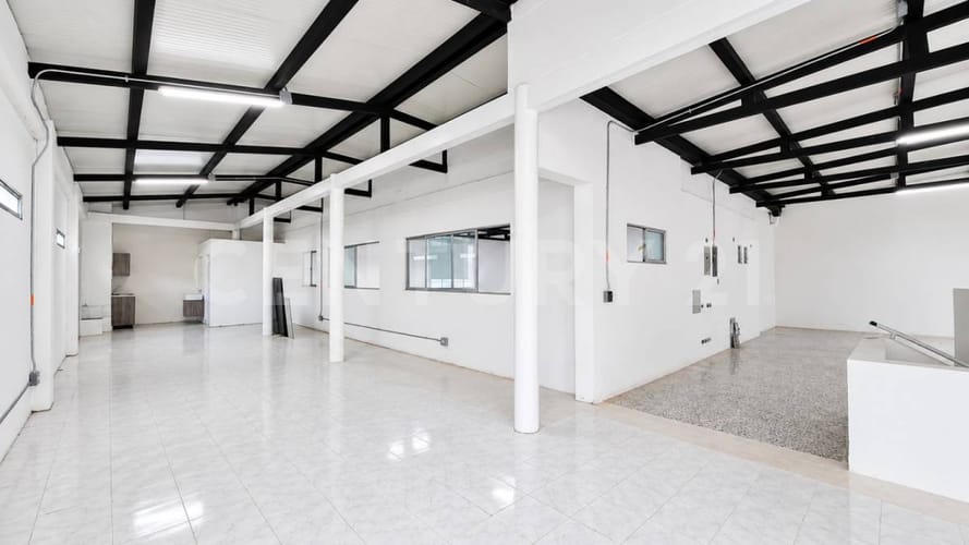 Local en arriendo en El Poblado, Medellín, 500 m² · foto 15 de 17