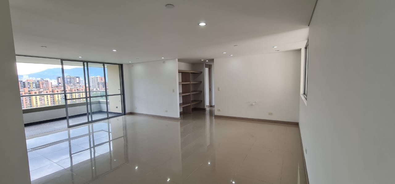 Apartamento en venta en Bosques De Zuñiga, Envigado · foto 2 de 18