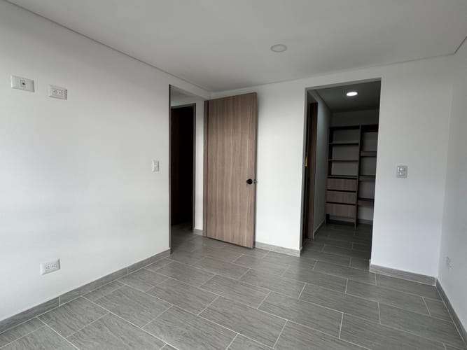 Apartamento de 2 alcobas en venta en La Granja, Bogotá, 55 m² · foto 8 de 15