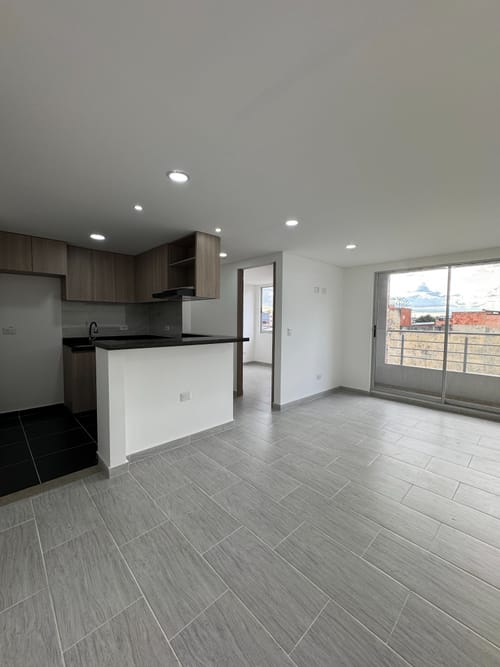 Apartamento de 2 alcobas en venta en La Granja, Bogotá, 55 m² · foto 2 de 15