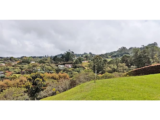 Lote en venta en Pantanillo, Envigado, 2151 m² · foto 2 de 7
