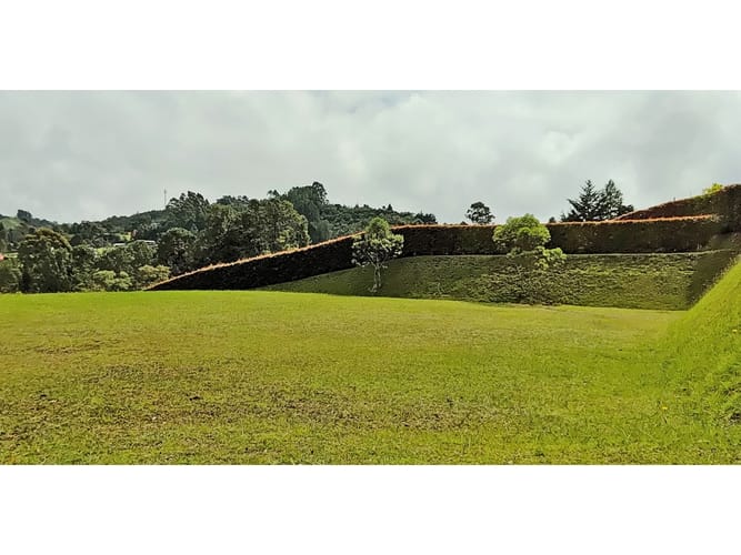 Lote en venta en Pantanillo, Envigado, 2151 m² · foto 7 de 7