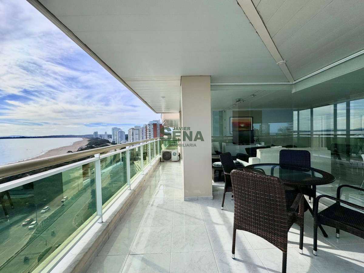 Alquiler de apartamento en la Mansa, edificio moderno, excelente vista, 4 dormitorios, 4 baños, terraza y piscina.. · Foto 5