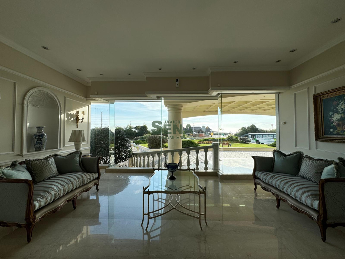 Alquiler de apartamento en la Mansa, edificio moderno, excelente vista, 4 dormitorios, 4 baños, terraza y piscina.. · Foto 12