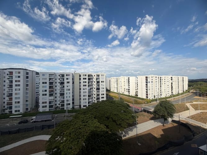Apartamento de 2 alcobas en venta en Arroyohondo, Yumbo, 70 m² · foto 2 de 21