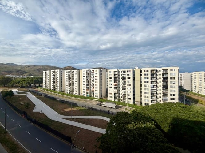 Apartamento de 2 alcobas en venta en Arroyohondo, Yumbo, 70 m² · foto 3 de 21
