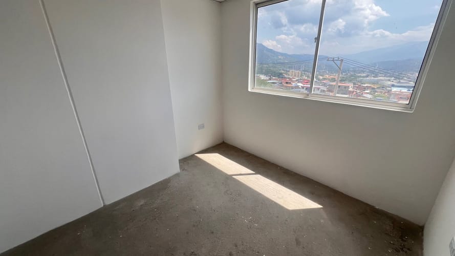 Apartamento de 3 alcobas en venta en Bellavista, Girón, 58 m² · foto 11 de 12