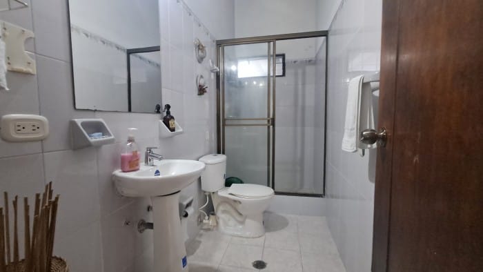 Casa de 4 alcobas en venta en Departamental, Cali, 181 m² · foto 7 de 23