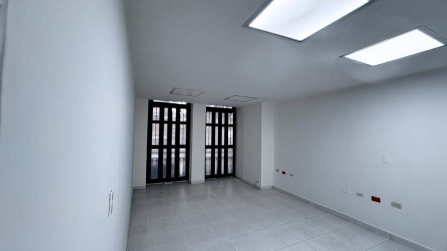 Casa en venta en La Candelaria, Medellín, 450 m² · foto 9 de 24