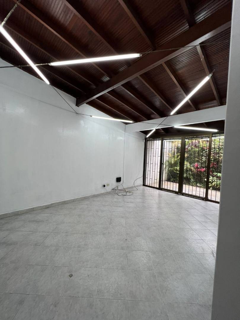 Casa en arriendo en El Poblado, Medellín · foto 4 de 16